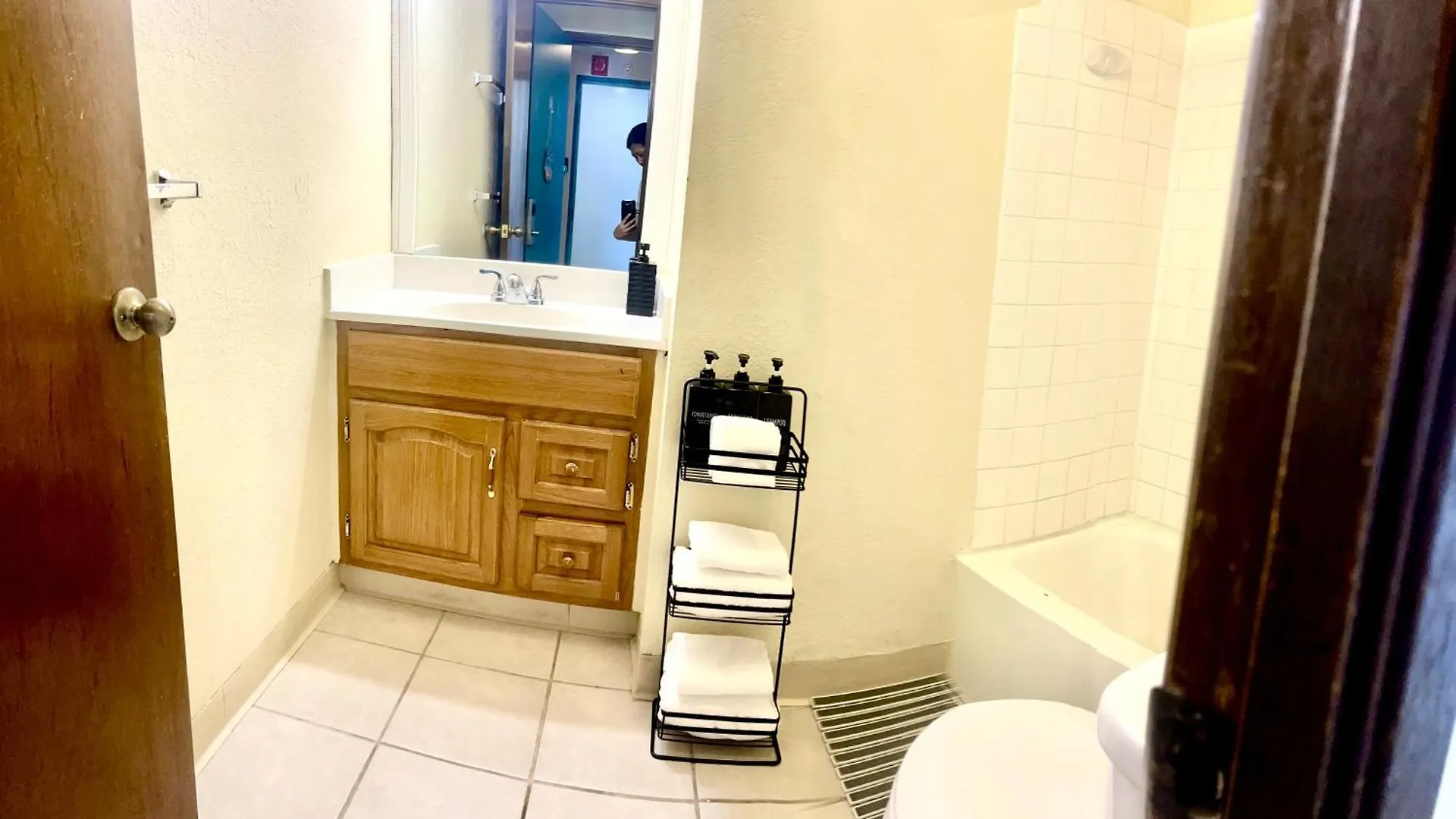Ocean Canal Mountain View Steps From Waikiki Beach 6Person Honolulu Apartamento